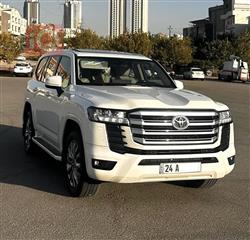 تۆیۆتا لاند کروزەر